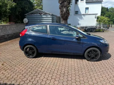 Gebraucht Ford Fiesta Ghia 97 PS (71 kW) 2009 Schwarz Limousine