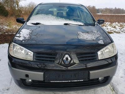 Schwarz Gebraucht 2004 Renault Twingo Kleinwagen | 1.350 €