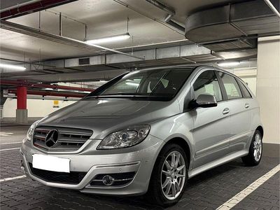 Second-hand Mercedes B180 Sport 109 CP (80 kW) 2011 Argintiu Monovolum