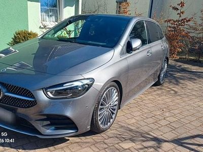 Gebraucht Mercedes B220 190 PS (139 kW) 2022 Grau Van / Kleinbus