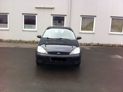Second-hand Ford Focus 75 CP (55 kW) 2004 Albastru Berlinǎ