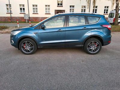 Second-hand Ford Kuga 150 CP (110 kW) 2018 Albastru SUV