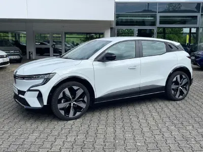 Używany Renault Mégane Equilibre 96 kW (131 KM) 2022 Biały Sedan/Limuzyna