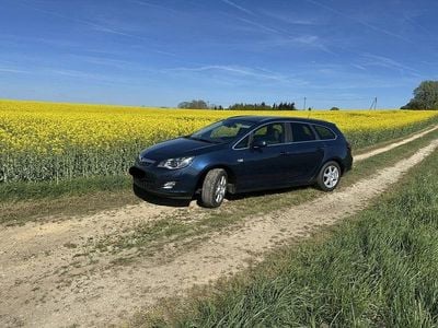 Usata Opel Astra Innovation 140 CV (102 kW) 2011 Blu Station wagon
