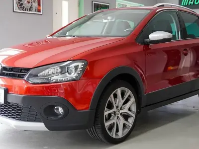 Gebraucht VW Polo Cross 90 PS (66 kW) 2017 Sunsetred Kleinwagen