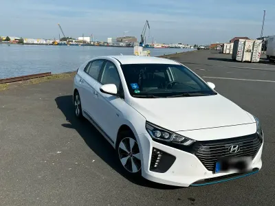 Gebraucht Hyundai Ioniq Premium 141 PS (103 kW) 2018 Weiß Kleinwagen