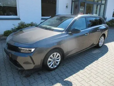 Gebraucht Opel Astra Elegance 131 PS (96 kW) 2024 Grau Kleinwagen