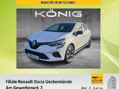 Weiß Gebraucht 2023 Renault Clio V Evolution Limousine | 14.998 € (Guter Preis)