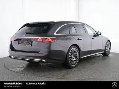 Usata Mercedes E300 Exclusive 313 CV (230 kW) 2025 Grigio Station wagon