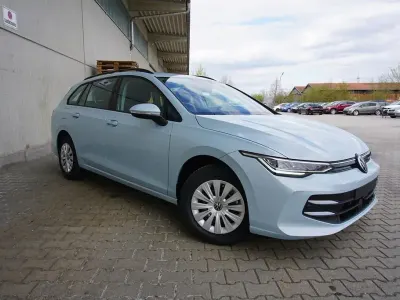 Neu VW Golf VIII 116 PS (85 kW) 2025 Crystal ice blau Kombi