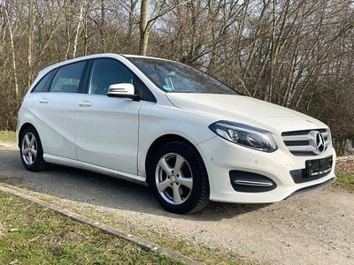 Gebraucht Mercedes B200 136 PS (100 kW) 2014 Weiß Van / Kleinbus