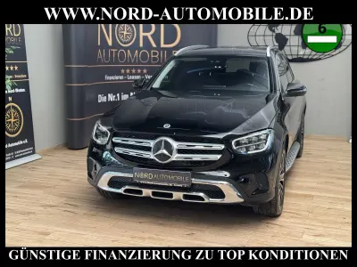 Używany Mercedes GLC300 245 KM (180 kW) 2022 Czarny SUV