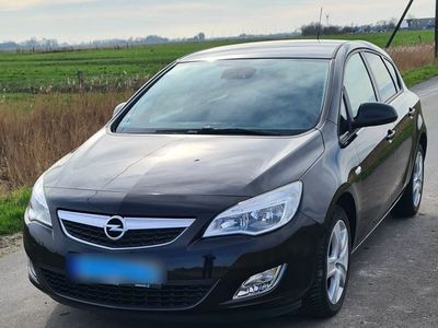 gebraucht Opel Astra 1.4 Turbo Design Edition 103kW Design ...