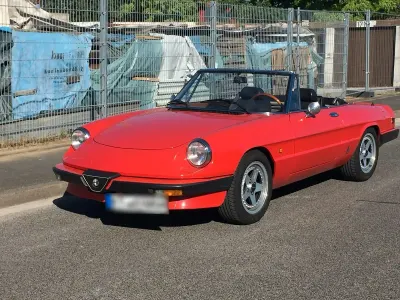 Gebraucht Alfa Romeo Spider 103 PS (75 kW) 1984 Rot Cabrio