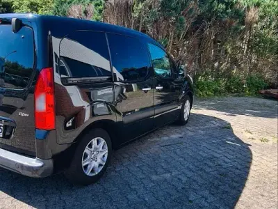 Gebraucht Peugeot Partner Tepee 110 PS (80 kW) 2009 Schwarz Van / Kleinbus
