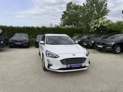 Gebraucht Ford Focus Cool & Connect 150 PS (110 kW) 2021 Frozen white Kombi