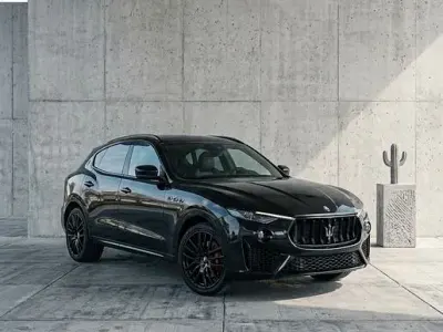Gebraucht Maserati Levante 430 PS (316 kW) 2021 Schwarz SUV