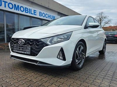 Gebraucht Hyundai i20 Select 101 PS (74 kW) 2021 Weiß Kleinwagen