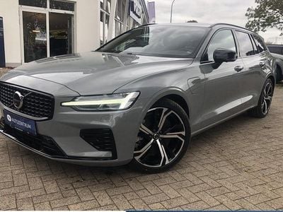Gebraucht Volvo V60 Plus 350 PS (257 kW) 2025 Grau Kombi