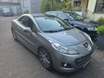 Gebraucht Peugeot 207 CC Allure 120 PS (88 kW) 2012 Beige Cabrio