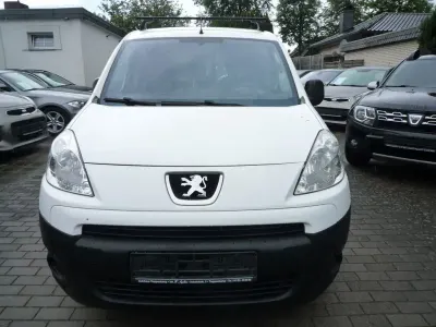 Gebraucht Peugeot Partner Comfort 90 PS (66 kW) 2009 Weiß Van / Kleinbus