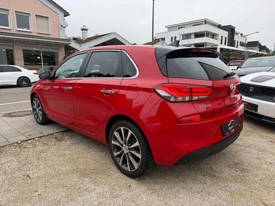 Rot Gebraucht 2017 Hyundai i30 Premium Limousine | 11.900 € (Fairer Preis)