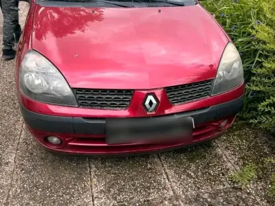 Gebraucht Renault Clio 75 PS (55 kW) 2002 Rot Coupé