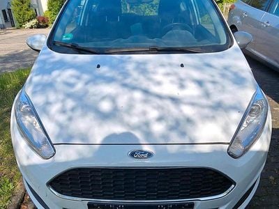 Second-hand Ford Fiesta 80 CP (58 kW) 2016 Alb Hatchback