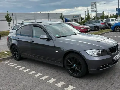 Gebraucht BMW 323 174 PS (127 kW) 2007 Grau Limousine
