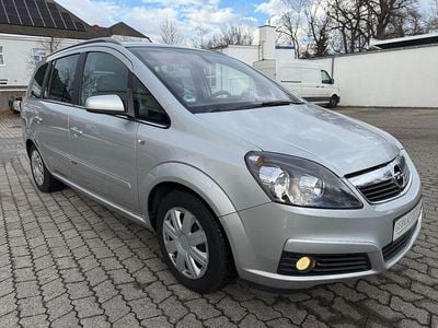 Silber Gebraucht 2005 Opel Zafira Edition Van / Kleinbus | 1.990 € (Teuer)