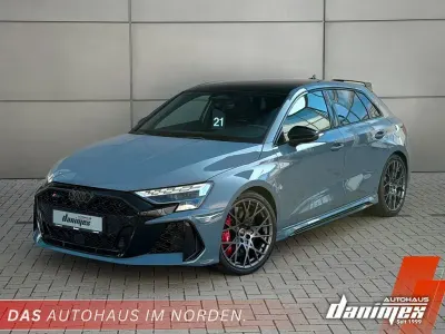 Neu Audi RS3 Sport 400 PS (294 kW) 2026 Grau Limousine