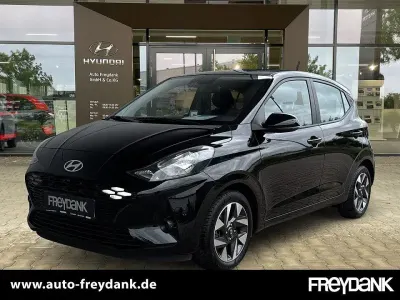Gebraucht Hyundai i10 Trend 67 PS (49 kW) 2024 Phantom black Kleinwagen