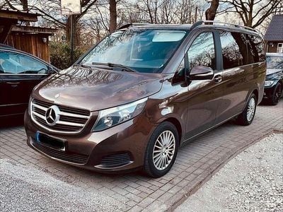 Gebraucht Mercedes V220 Edition 163 PS (119 kW) 2015 Braun Van / Kleinbus