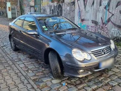 Gebraucht Mercedes C160 122 PS (89 kW) 2006 Schwarz Coupé