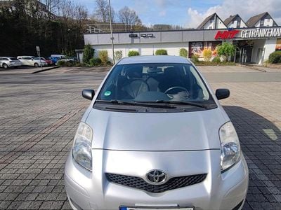 Usata Toyota Yaris 101 CV (74 kW) 2009 Argento Utilitaria