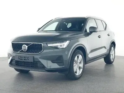 Gebraucht Volvo XC40 Core 163 PS (119 kW) 2025 Grün SUV