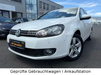 Gebraucht VW Golf VI Team 122 PS (89 kW) 2010 Weiß Kleinwagen