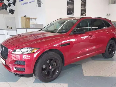 Gebraucht Jaguar F-Pace Pure 340 PS (250 kW) 2016 Firenze red metallic SUV