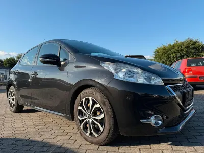 Gebraucht Peugeot 208 95 PS (69 kW) 2012 Schwarz Kleinwagen