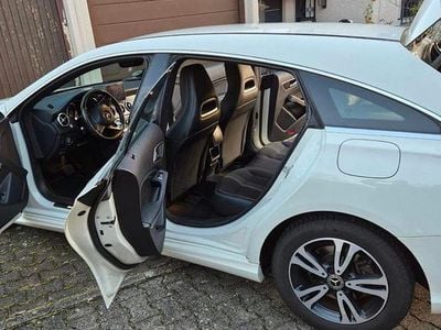 Second-hand Mercedes CLA200 Shooting Brake Edition 156 CP (114 kW) 2017 Alb Break