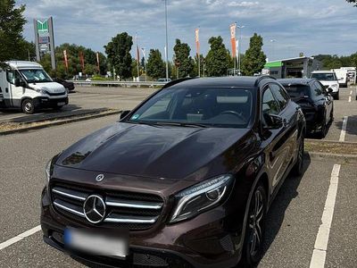Mercedes GLA220