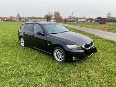 Gebraucht BMW 320 163 PS (119 kW) 2010 Schwarz Kombi