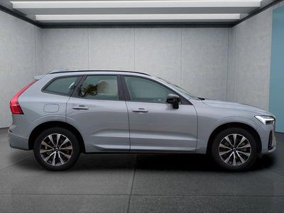 Vapour grey / (metallic) Gebraucht 2023 Volvo XC60 Plus SUV | 41.949 € (Fairer Preis)