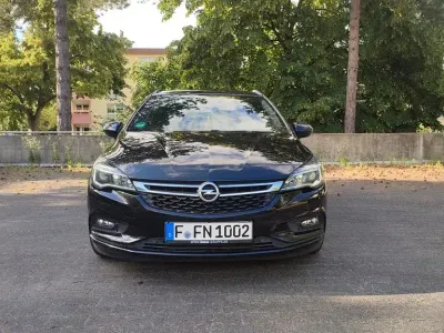 Gebraucht Opel Astra Dynamic 125 PS (91 kW) 2017 Schwarz Kombi