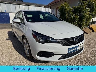 Używany Opel Astra 110 KM (80 kW) 2020 Biały Sedan/Limuzyna