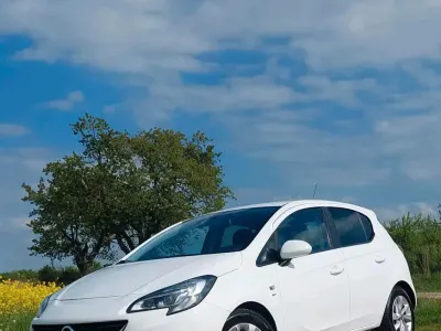 Używany Opel Corsa Active 90 KM (66 kW) 2016 Biały Hatchback