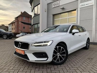 Gebraucht Volvo V60 Momentum 197 PS (144 kW) 2021 Weiß Kombi