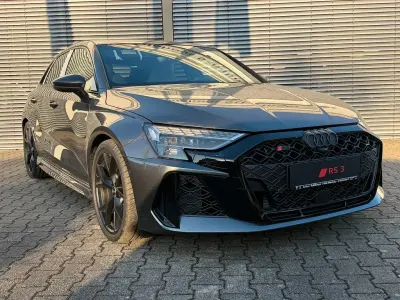 Neu Audi RS3 Sportback Sport 400 PS (294 kW) 2026 Grau Kleinwagen