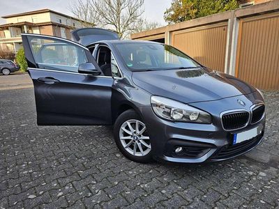Gebraucht BMW 220 Active Tourer Advantage 192 PS (141 kW) 2017 Grau Van / Kleinbus