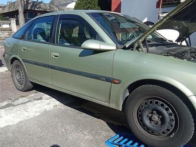 Gebraucht Opel Vectra 136 PS (100 kW) 1996 Grün Limousine